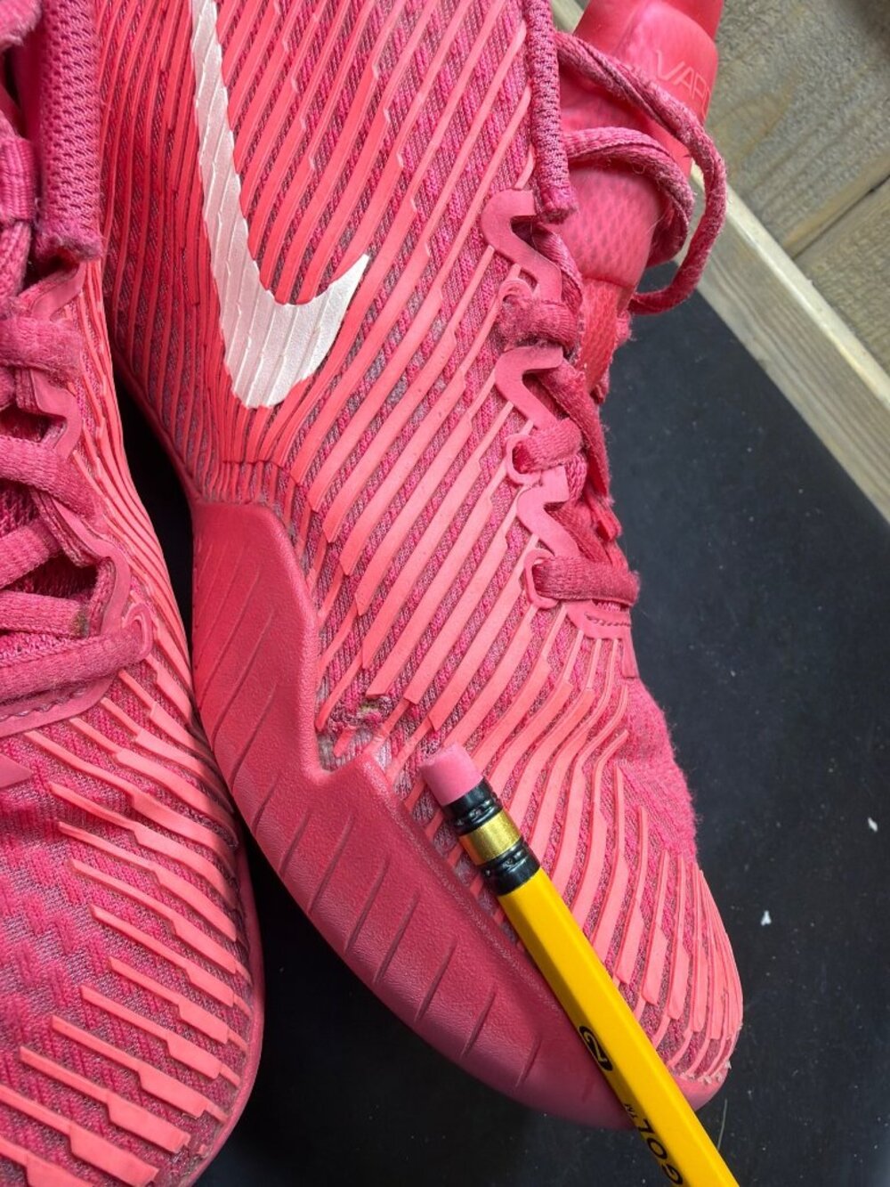 NikeCourt Air Zoom Vapor 11 Pink Tennis Shoes Womens Size 7 DR6965-600 - Picture 4 of 11